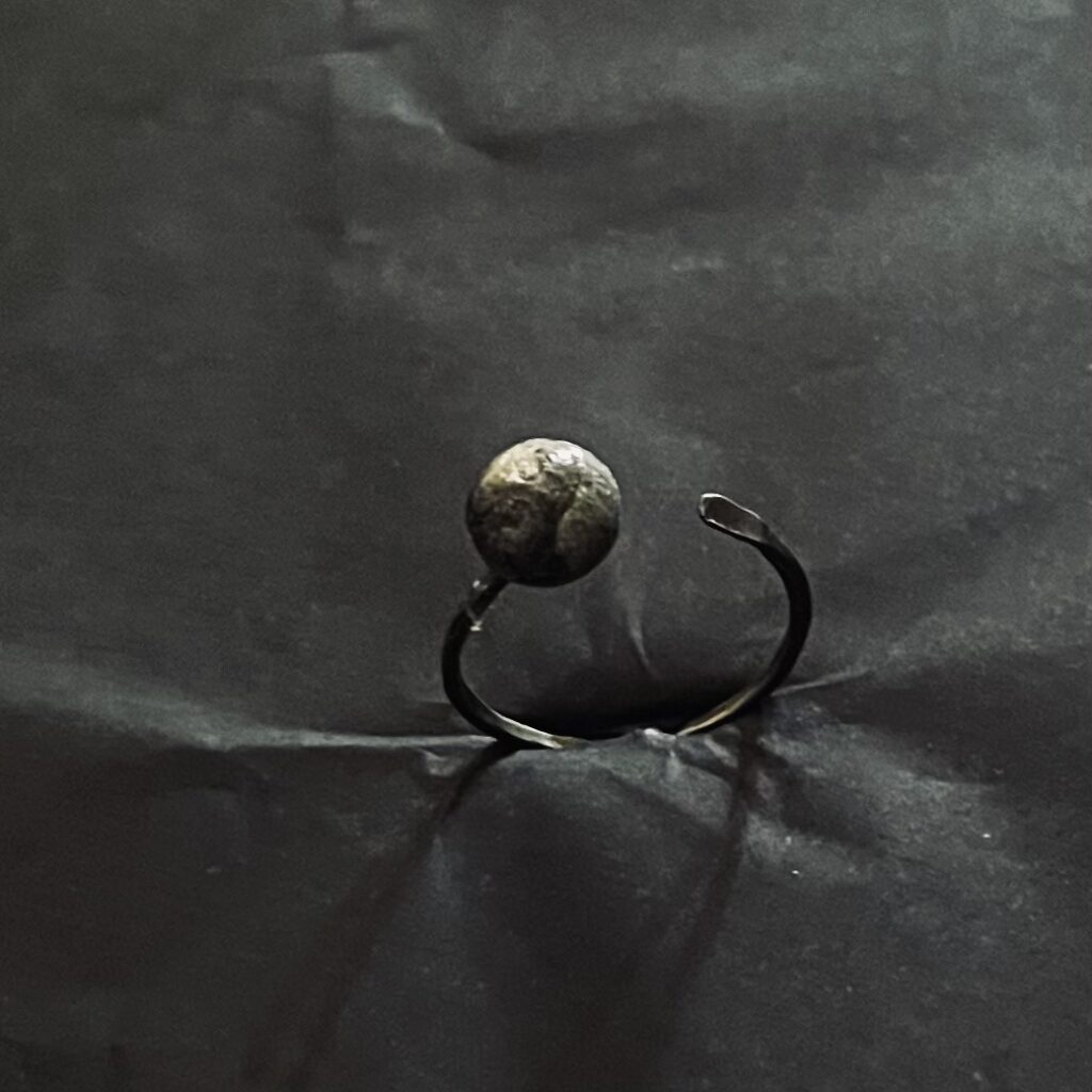 Handmade grey eggshell porcelain ring by Patrizia Giachero